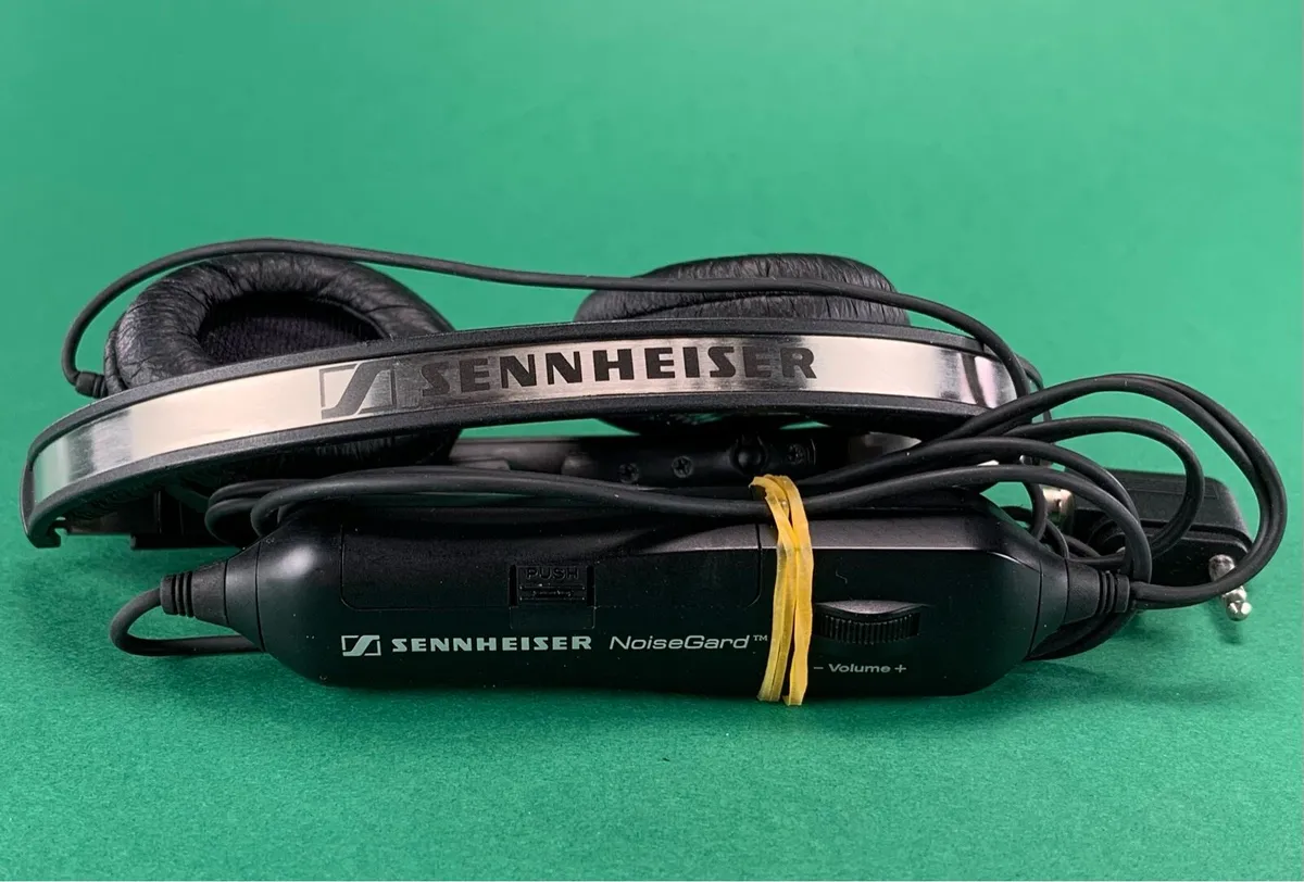 Sennheiser NoiseGard Travel Headphones PXC 250-II - Image 3