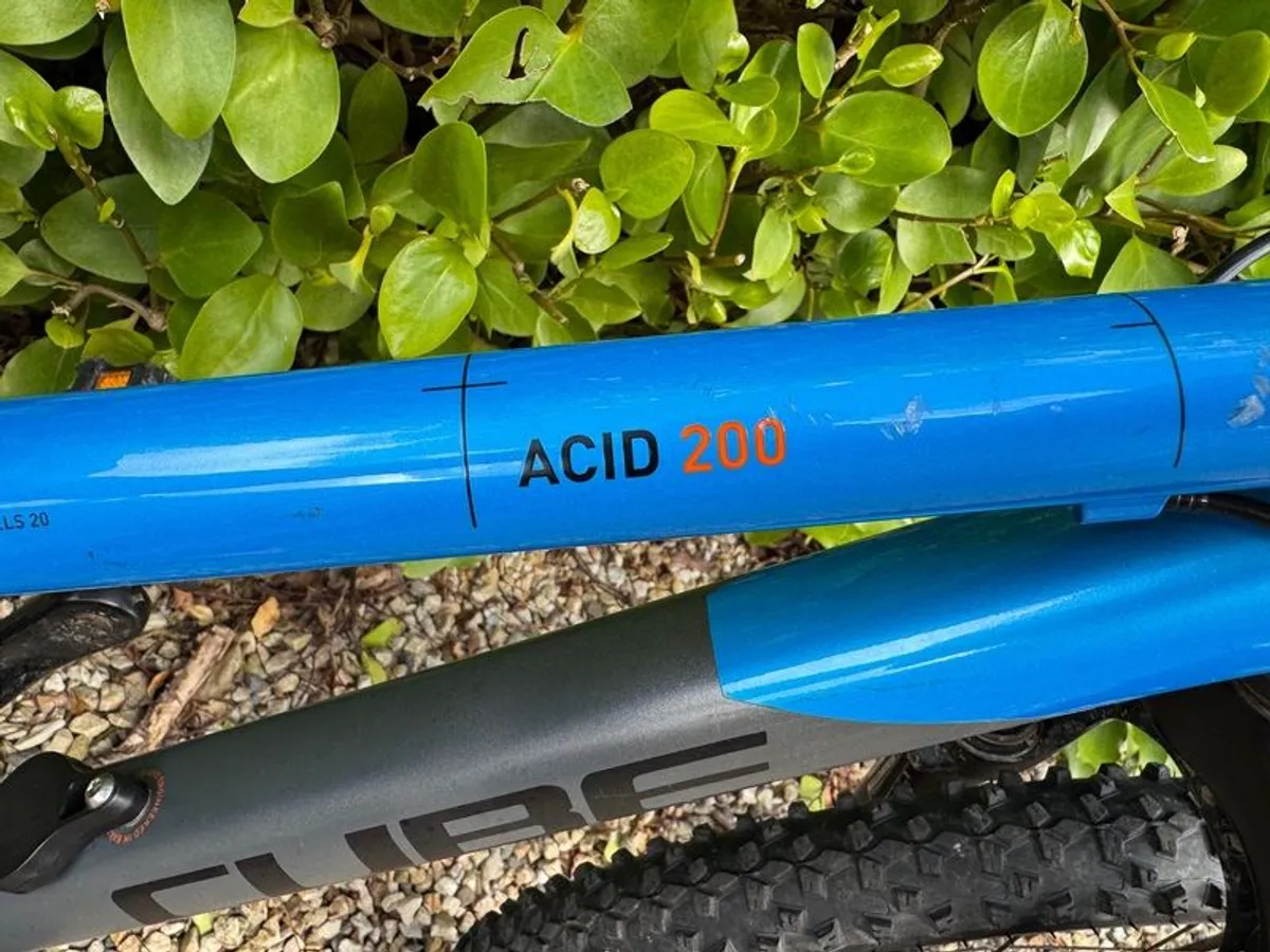 Cube Acid 200 ream. With front shock - Image 3