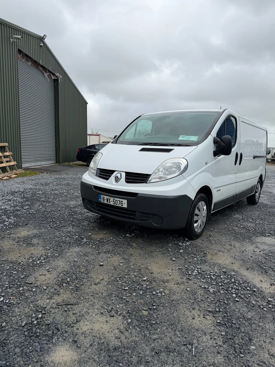 2011 Renault traffic 2.0 Diesel - Image 2