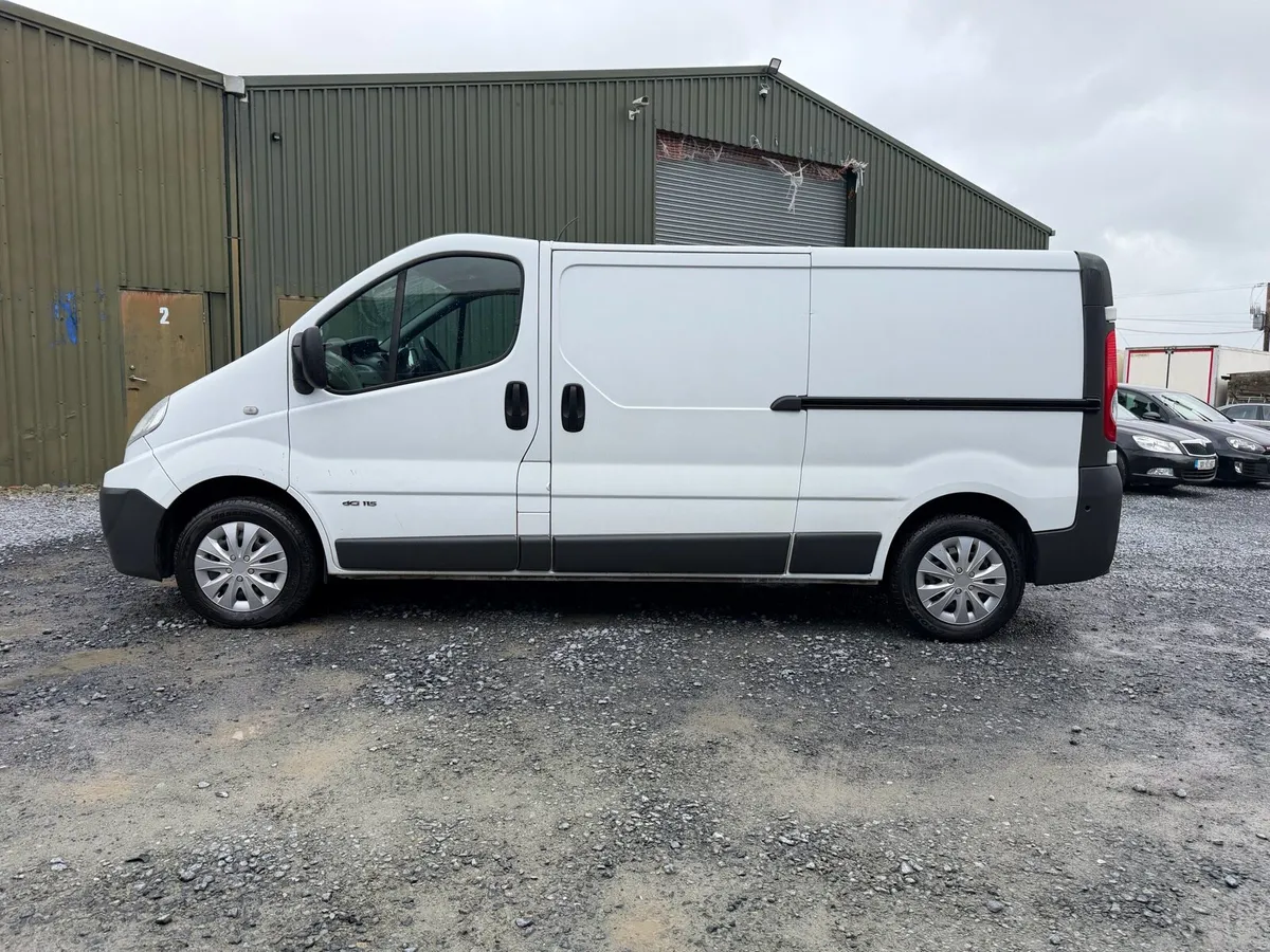 2011 Renault traffic 2.0 Diesel - Image 3