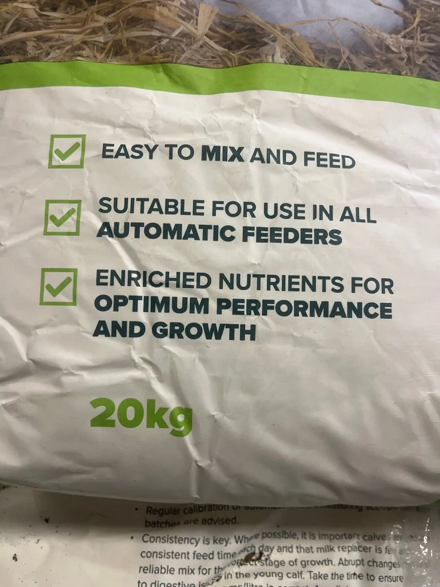 50 bags milk replacer - Image 2