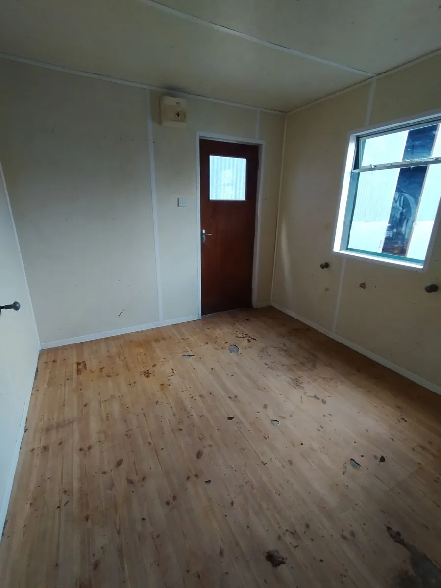 CABIN OFFICE ANTIVANDAL CONTAINER - Image 1