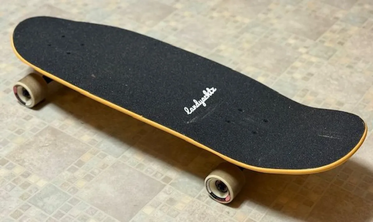 Skateboard - Image 1
