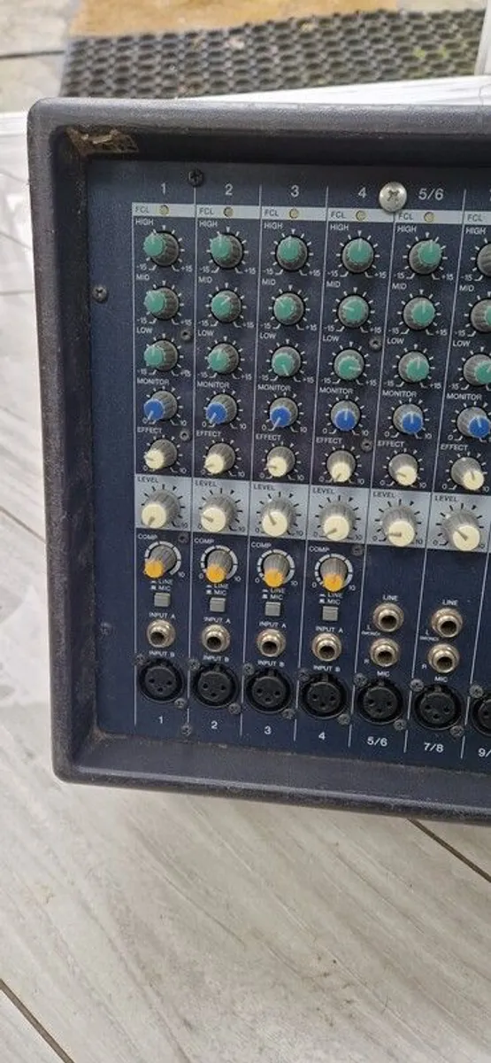 Yamaha EMX512c - Image 2