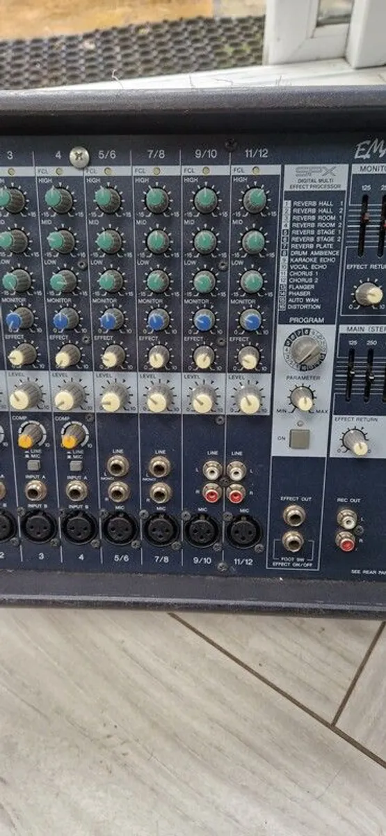 Yamaha EMX512c - Image 3