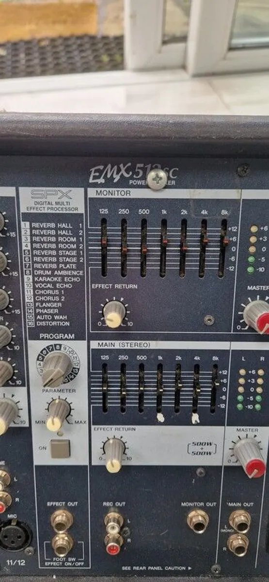 Yamaha EMX512c - Image 4