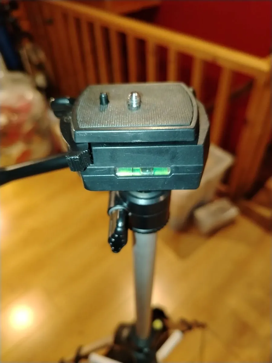 Extendable Camera Tripod - Image 1