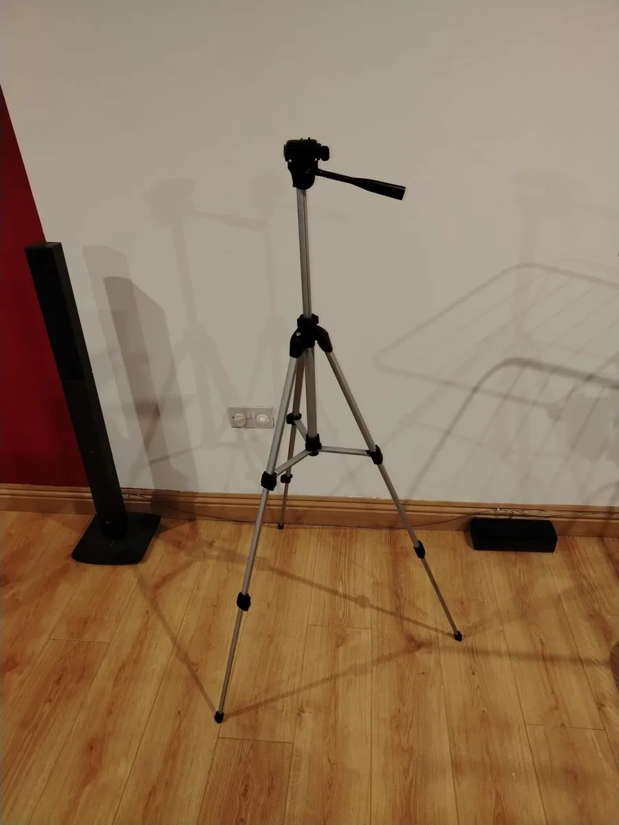 Extendable Camera Tripod - Image 3