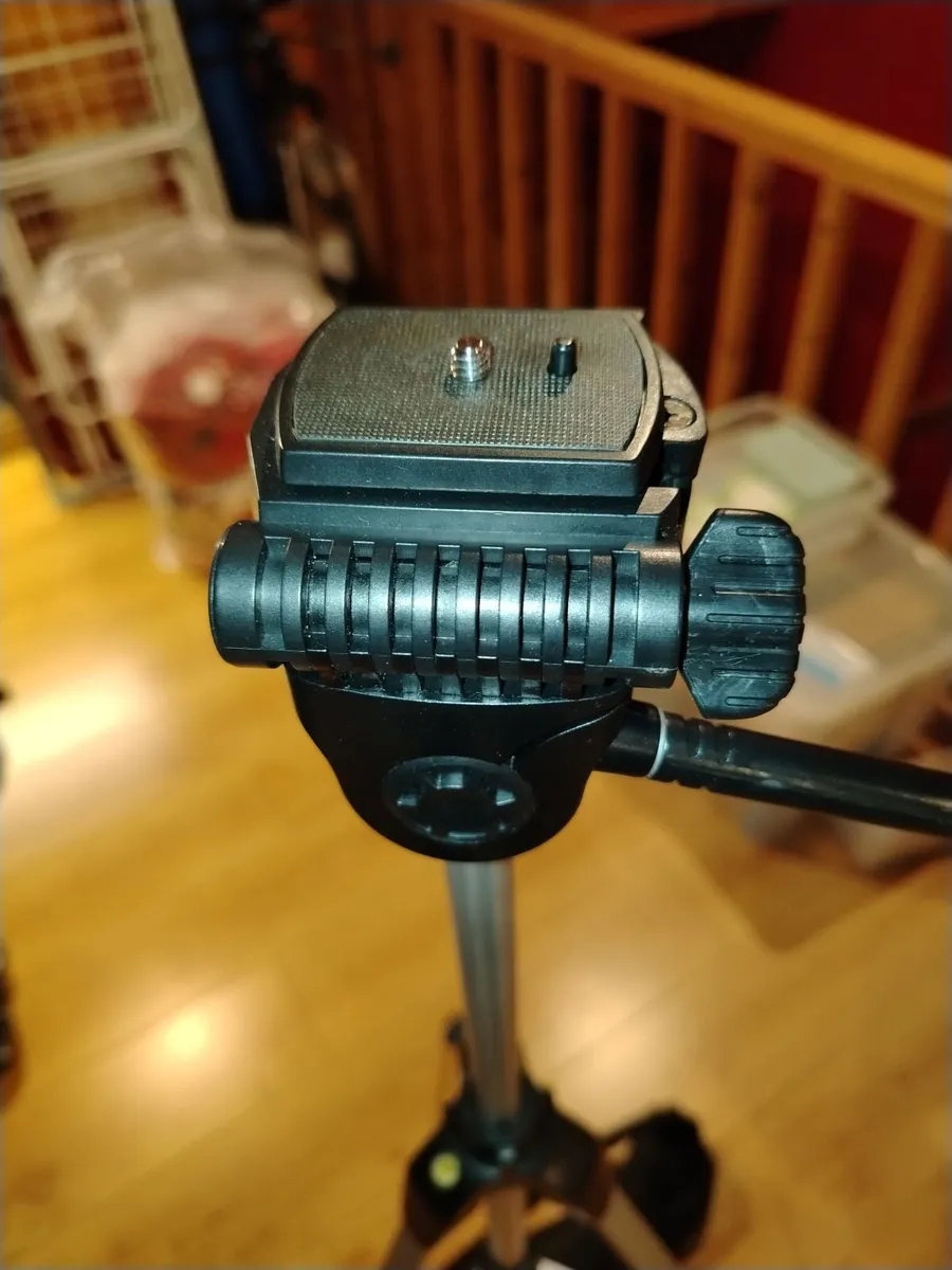 Extendable Camera Tripod - Image 2