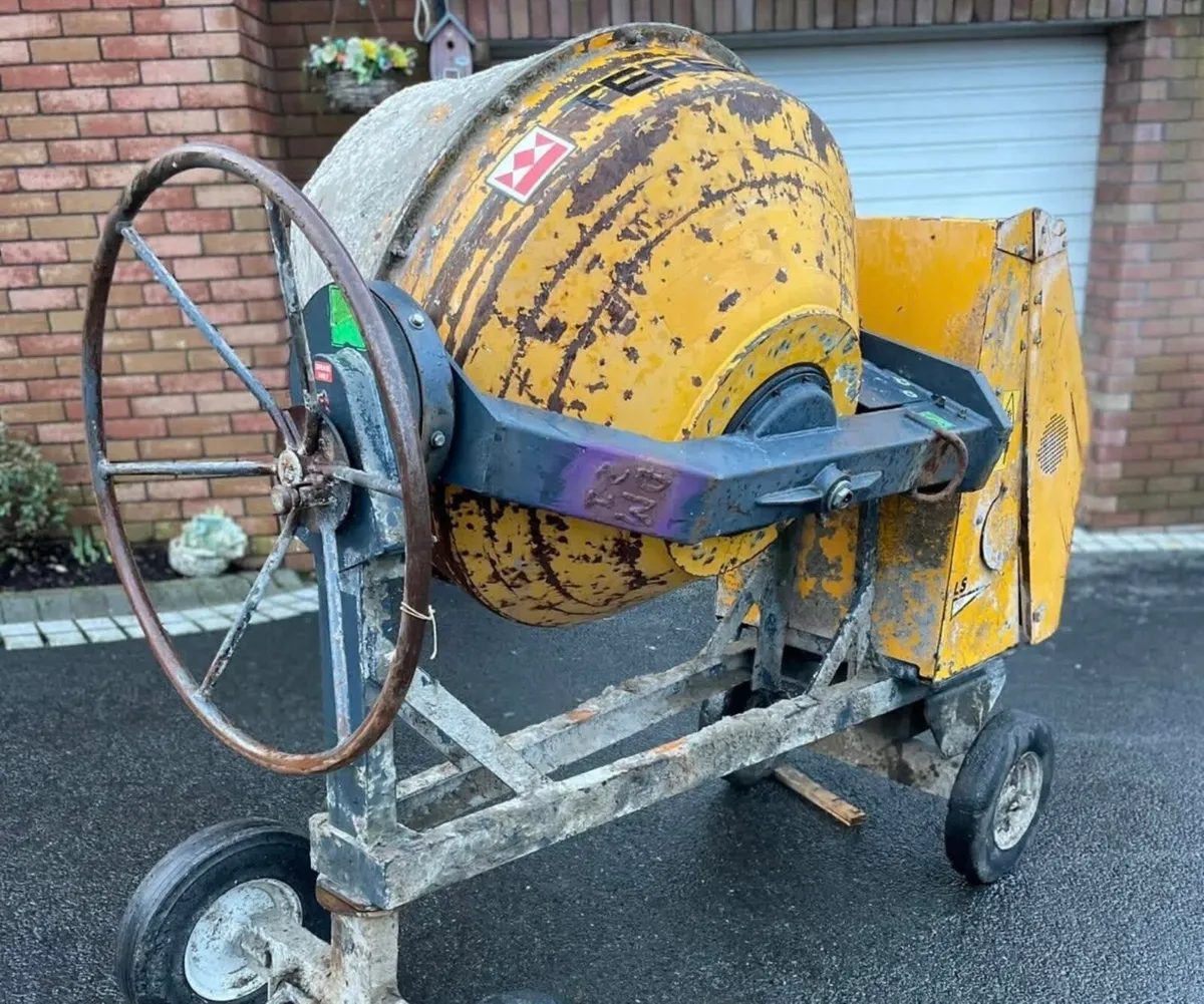 Terex 3 bag mixer - Image 1