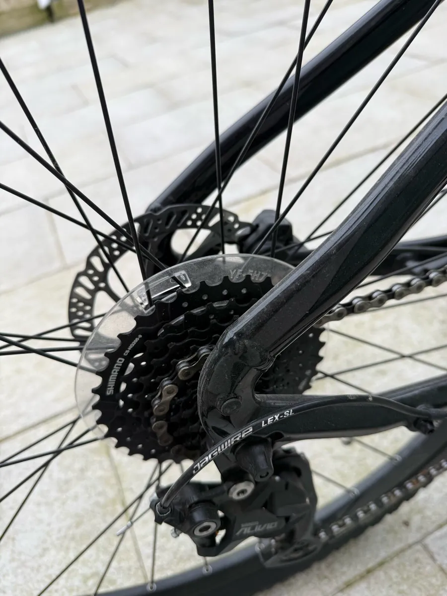 Giant Roam E + (electric bike) - Image 4