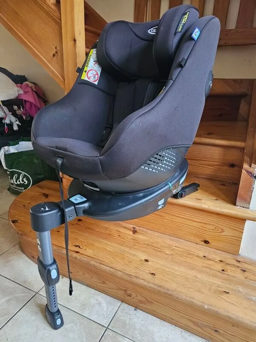 Graco 360 car seat (x2) - Image 2