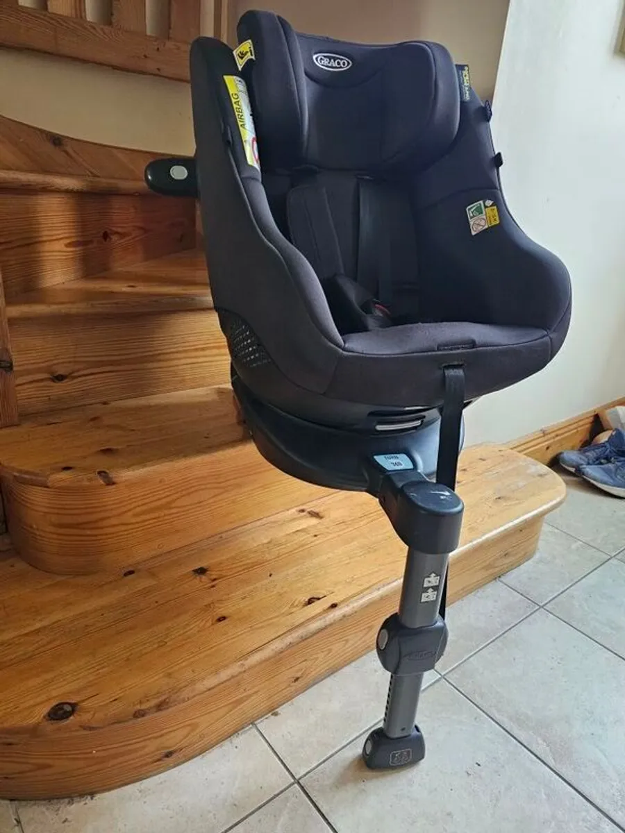 Graco 360 car seat (x2) - Image 3