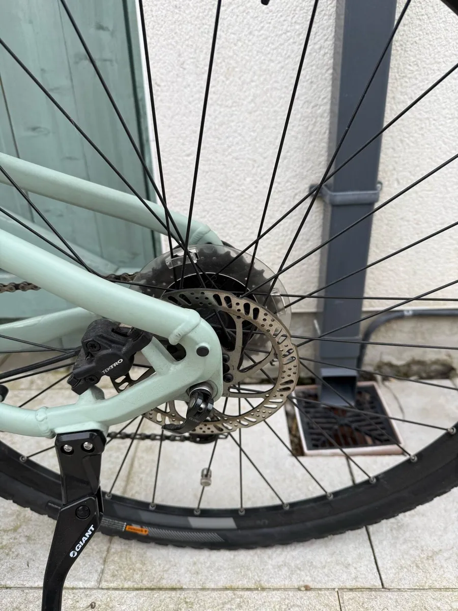 Liv Rove E + (electric bike) - Image 4