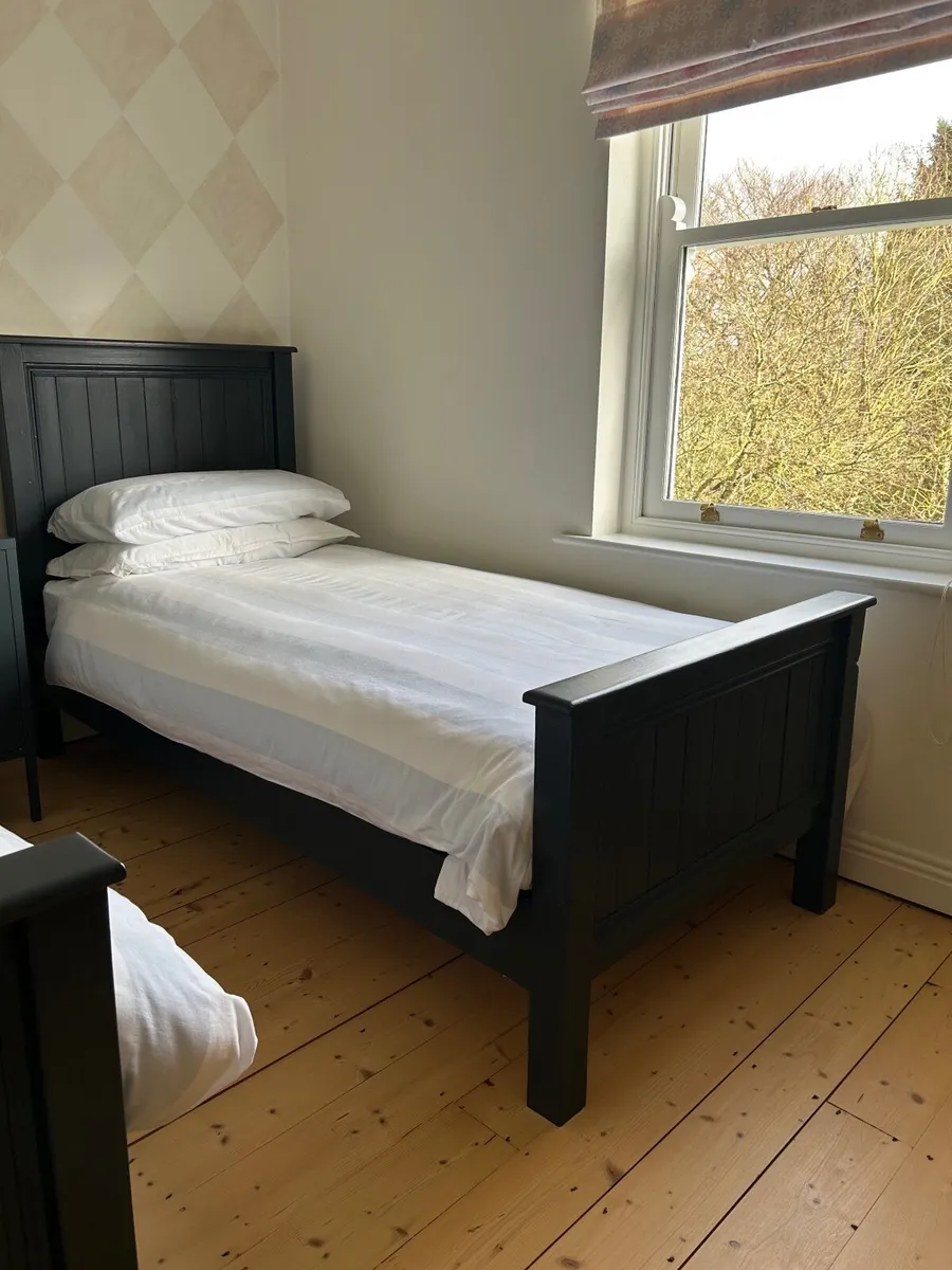 Two solid timber single beds - Image 3