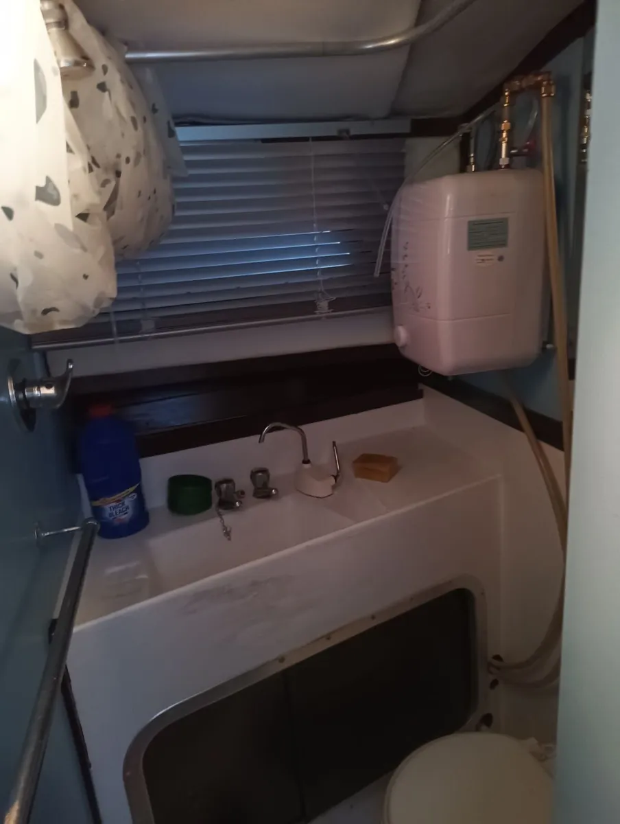 Boat, cruiser 28 ft - Image 2