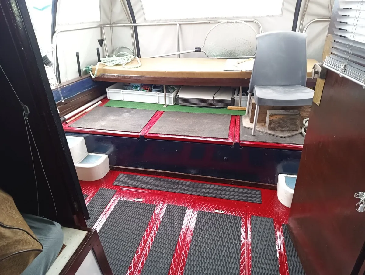 Boat, cruiser 28 ft - Image 3