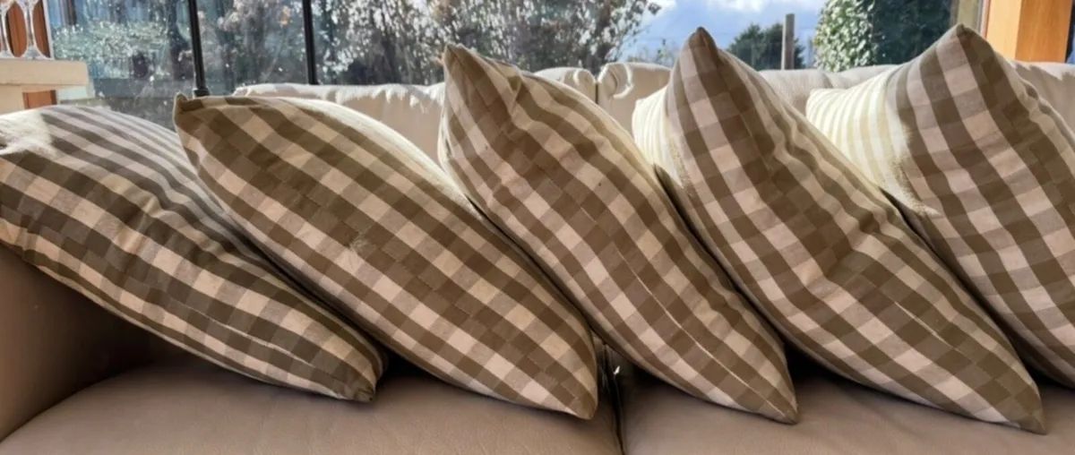 Cushions - Image 3