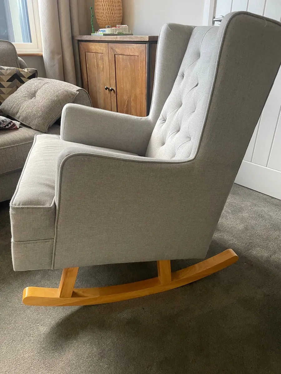 Nursing chair - Image 1