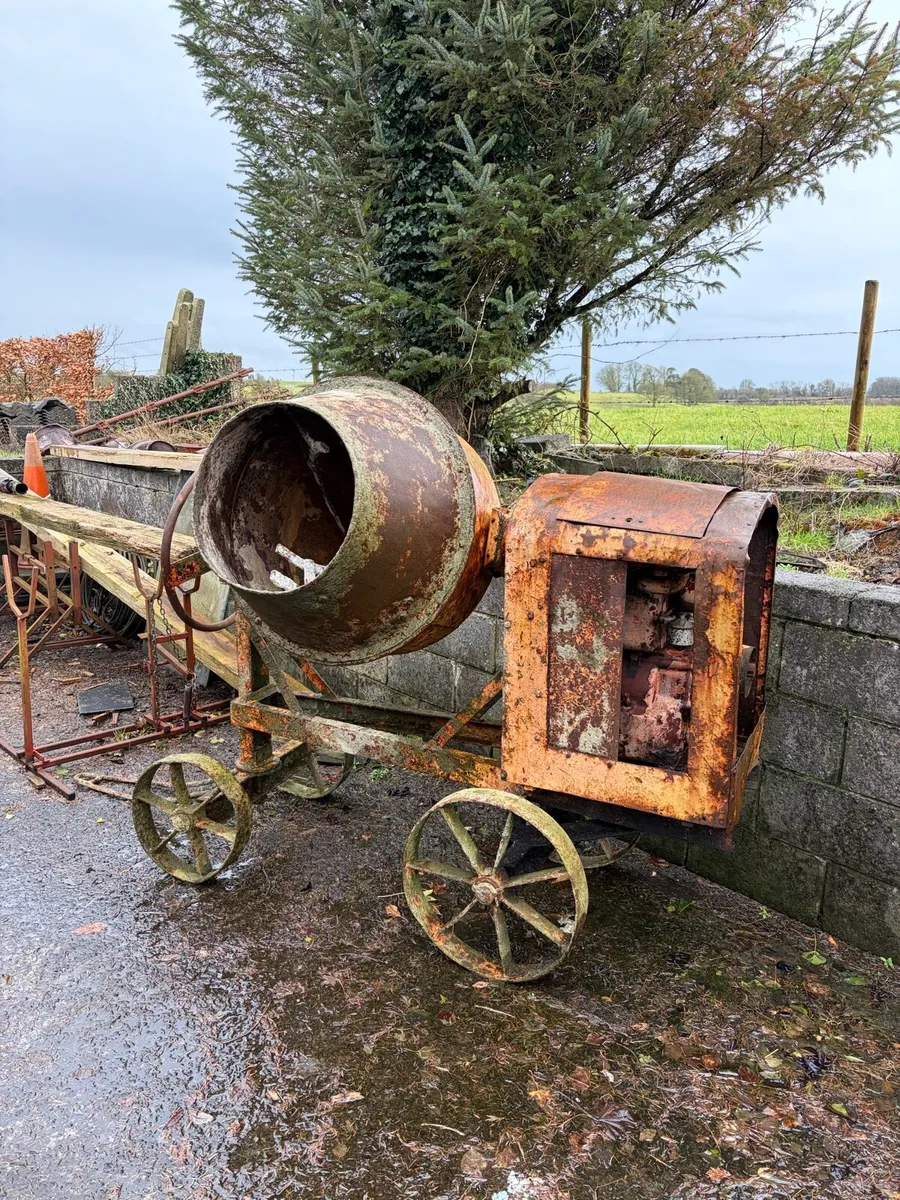 Benford Concrete mixer - Image 1