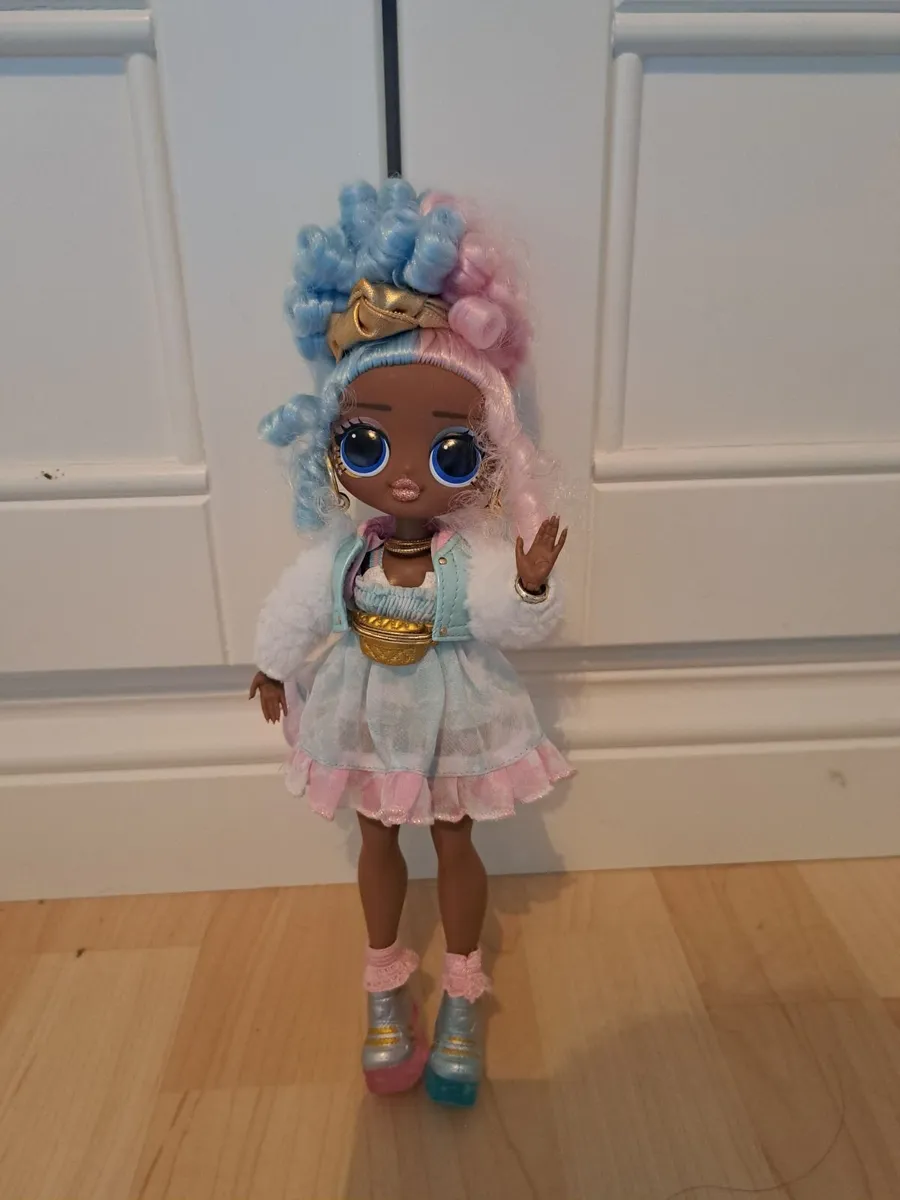 LOL Doll, LOL Car and Wheelchair - Image 3