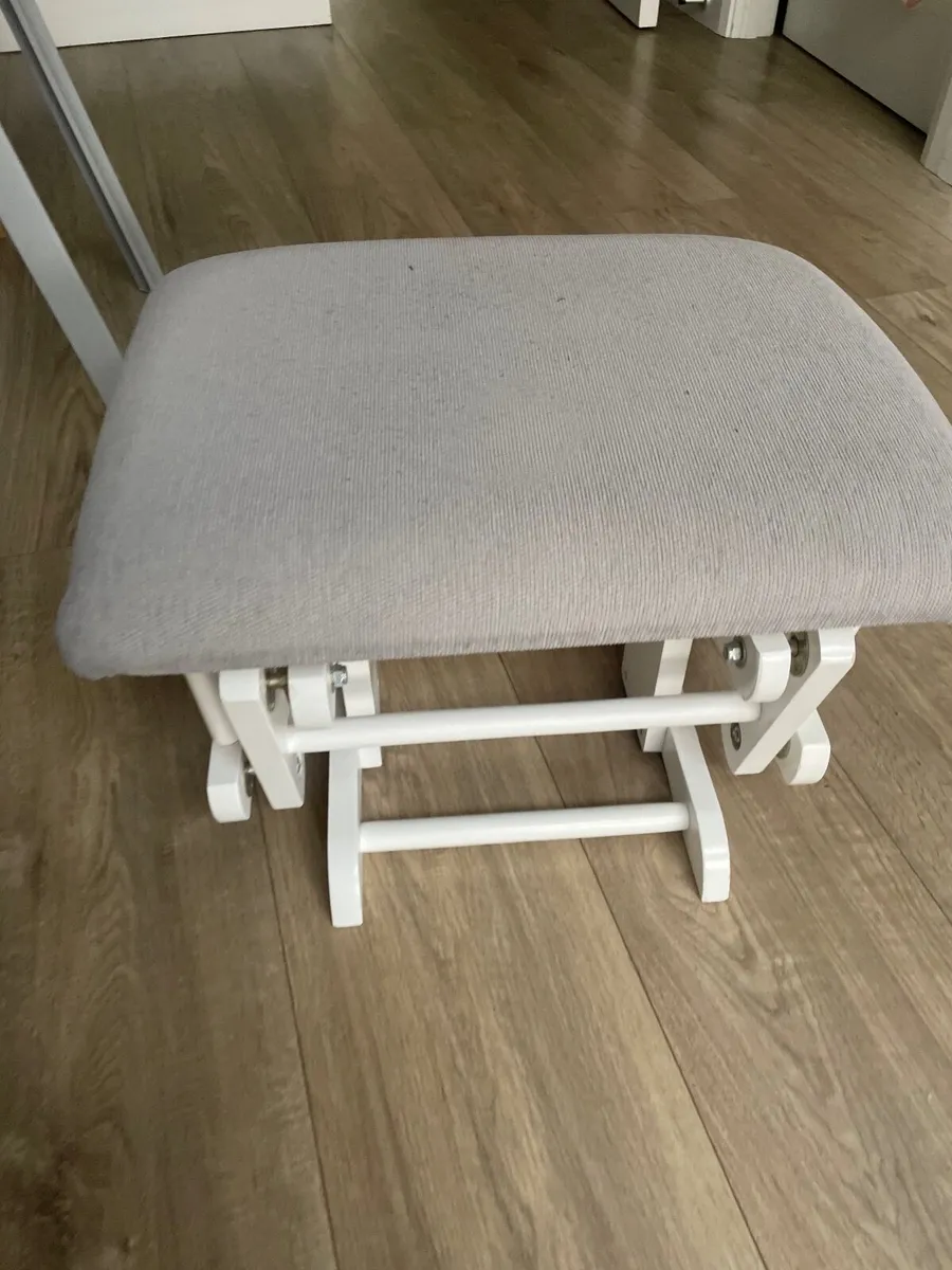 Nursing foot stool - Image 1