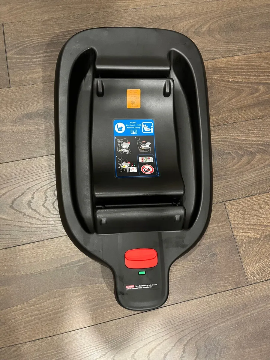 Isofix car seat base - Image 1