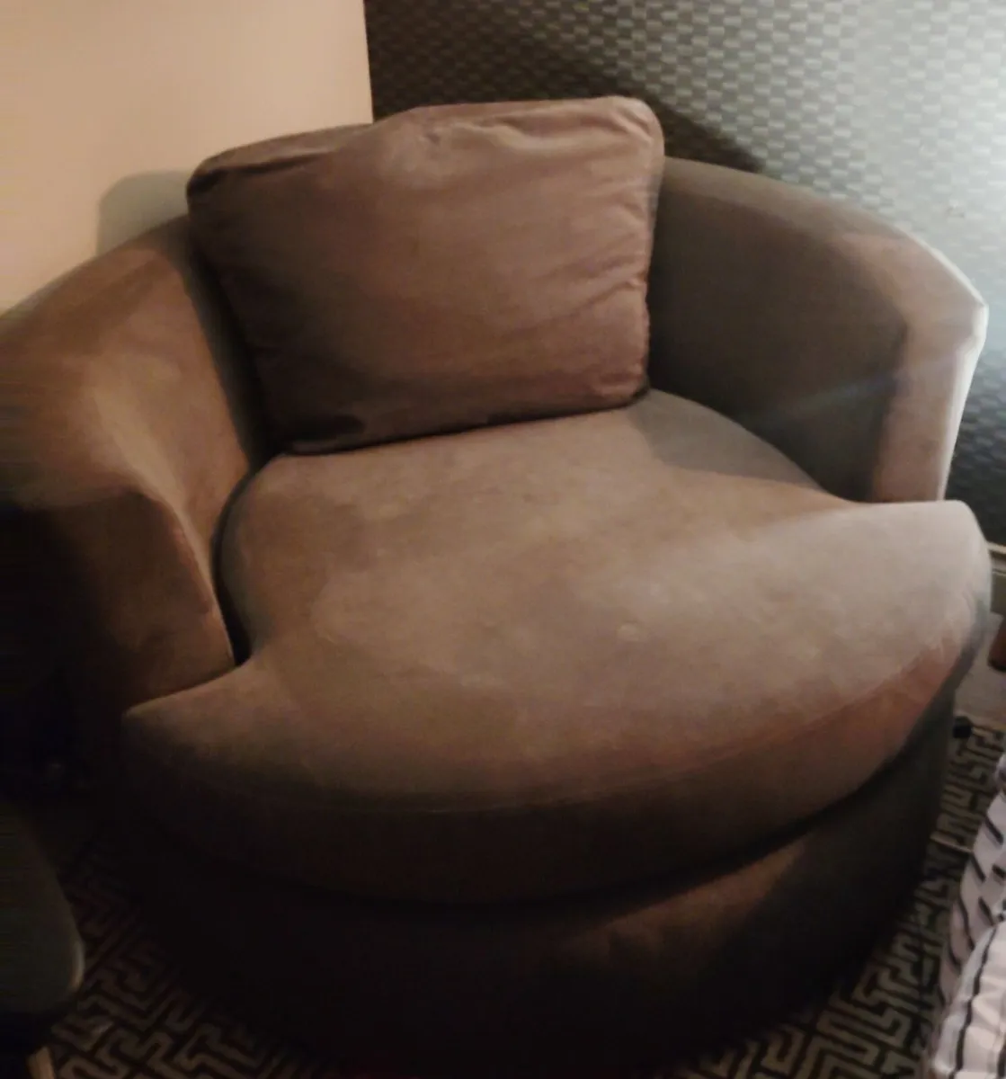 DFS XL SWIVEL CHAIR