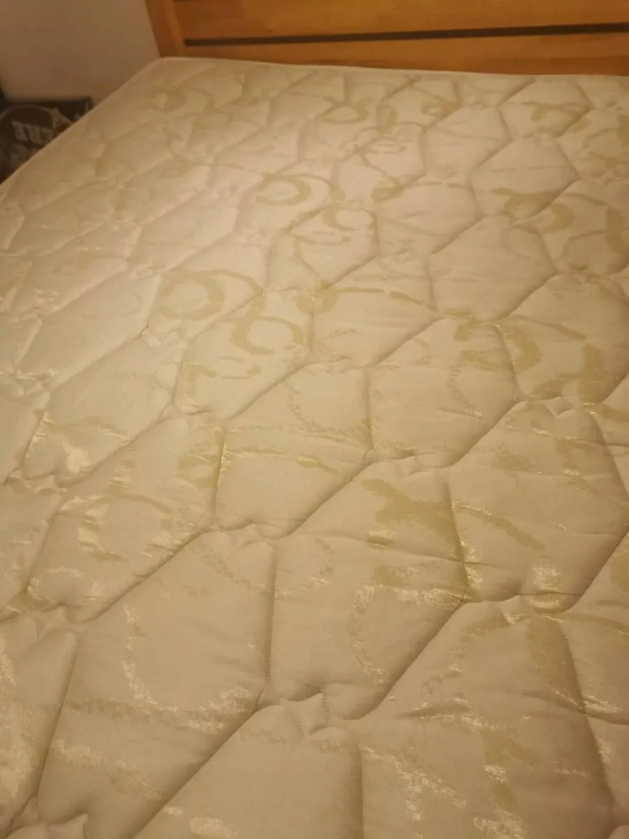 For sale Timber frame double bed - Image 3