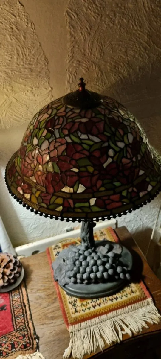 TIFFANY LAMP - Image 1