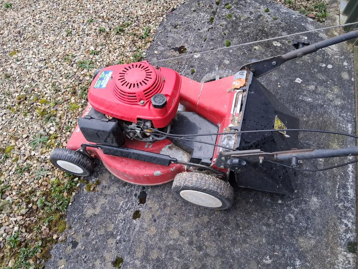 Honda Lawnmower. - Image 4