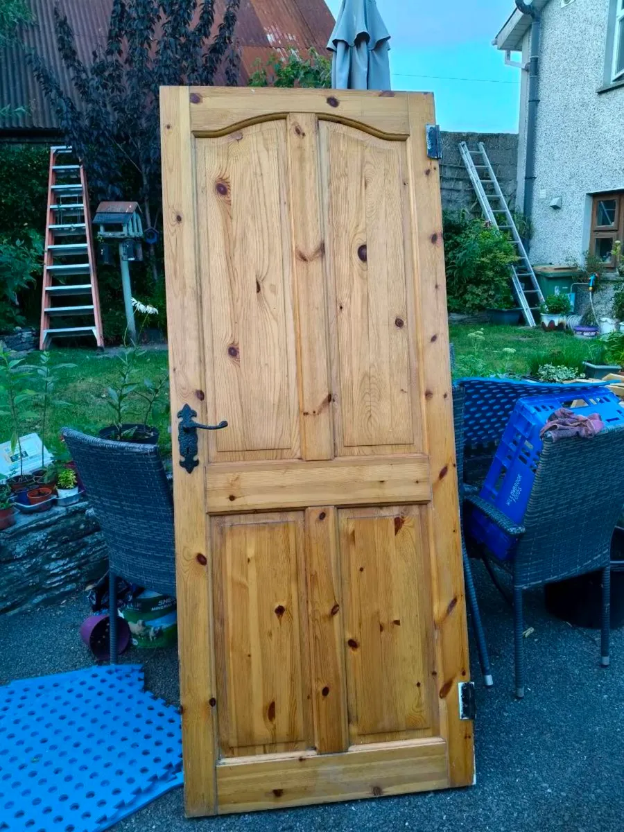 Single solid timber door, 
78 " high, 30 " wide
Wi - Image 1