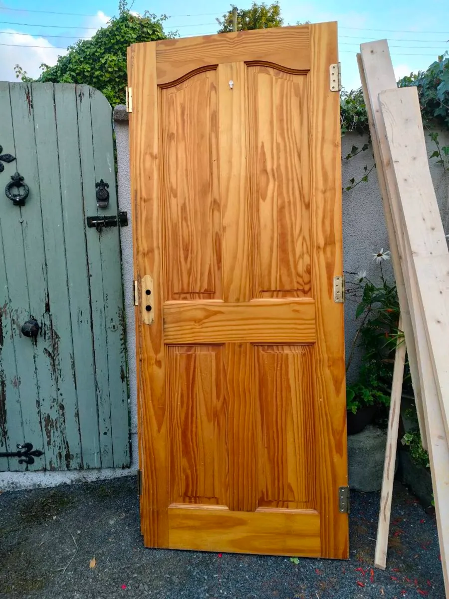 solid pine door
6x8 high x 2 x 8 wide 
Hinges only - Image 1