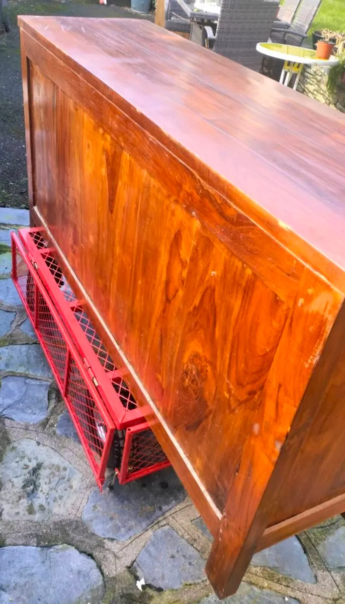 Hardwood Cabinet, beautiful piece of Furniture.
Gr - Image 2