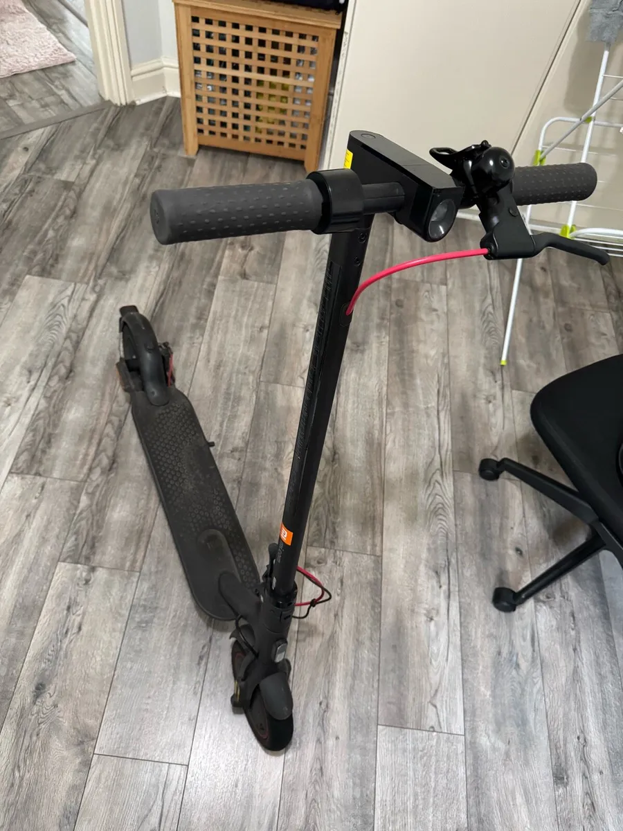 Xiaomi Mi Eletric Scooter Pro 2 - Image 2