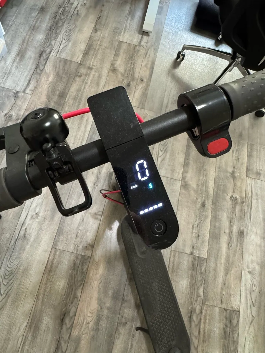 Xiaomi Mi Eletric Scooter Pro 2 - Image 3
