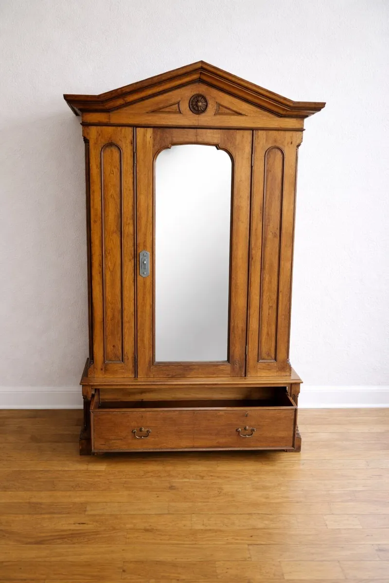 Victorian Mahogany Wardrobe