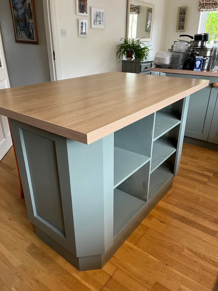 Kitchen island - Image 2