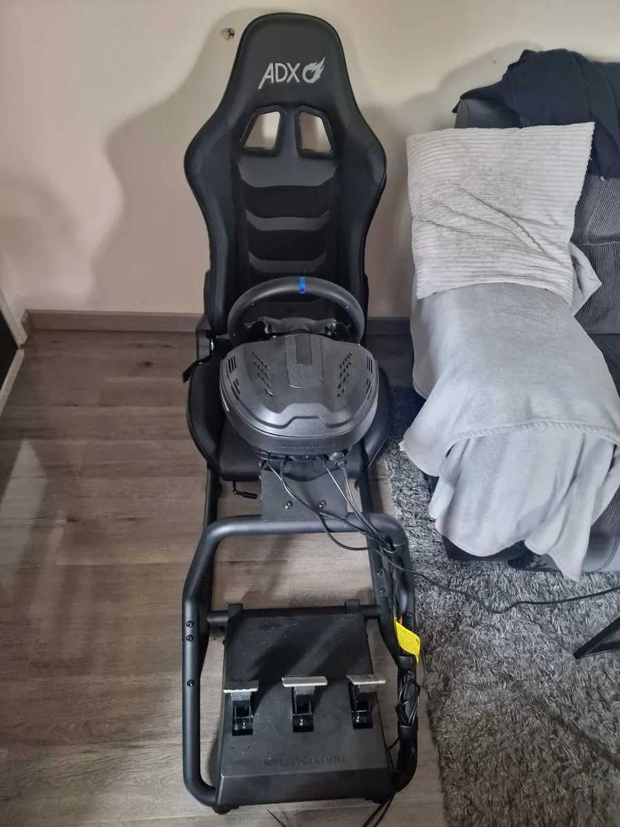 Sim racing chair - Image 1