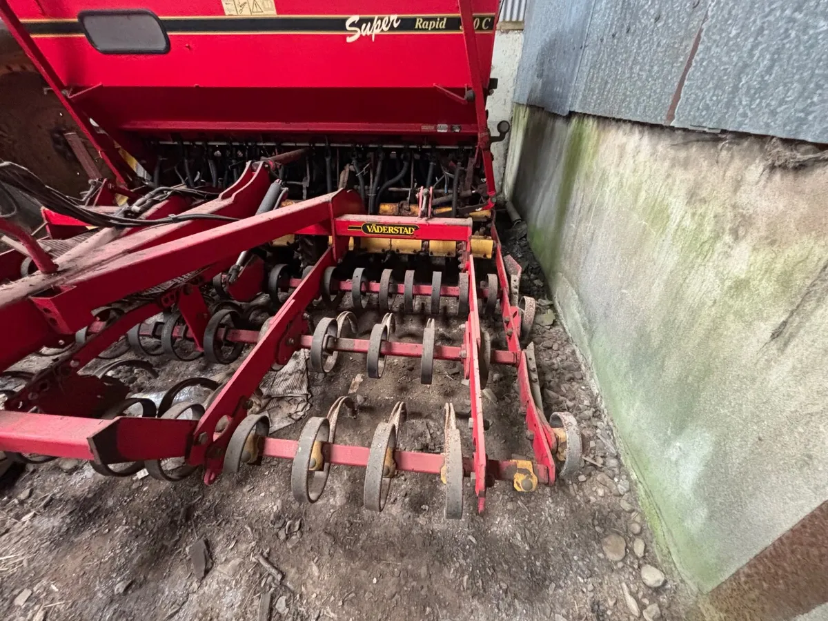 Vaderstad seed and fertiliser drill - Image 4