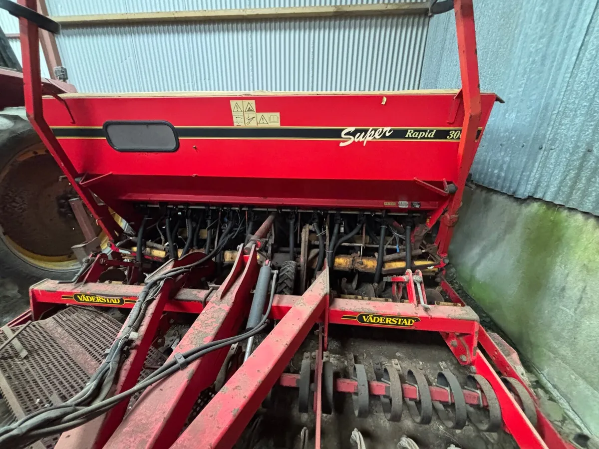 Vaderstad seed and fertiliser drill - Image 2
