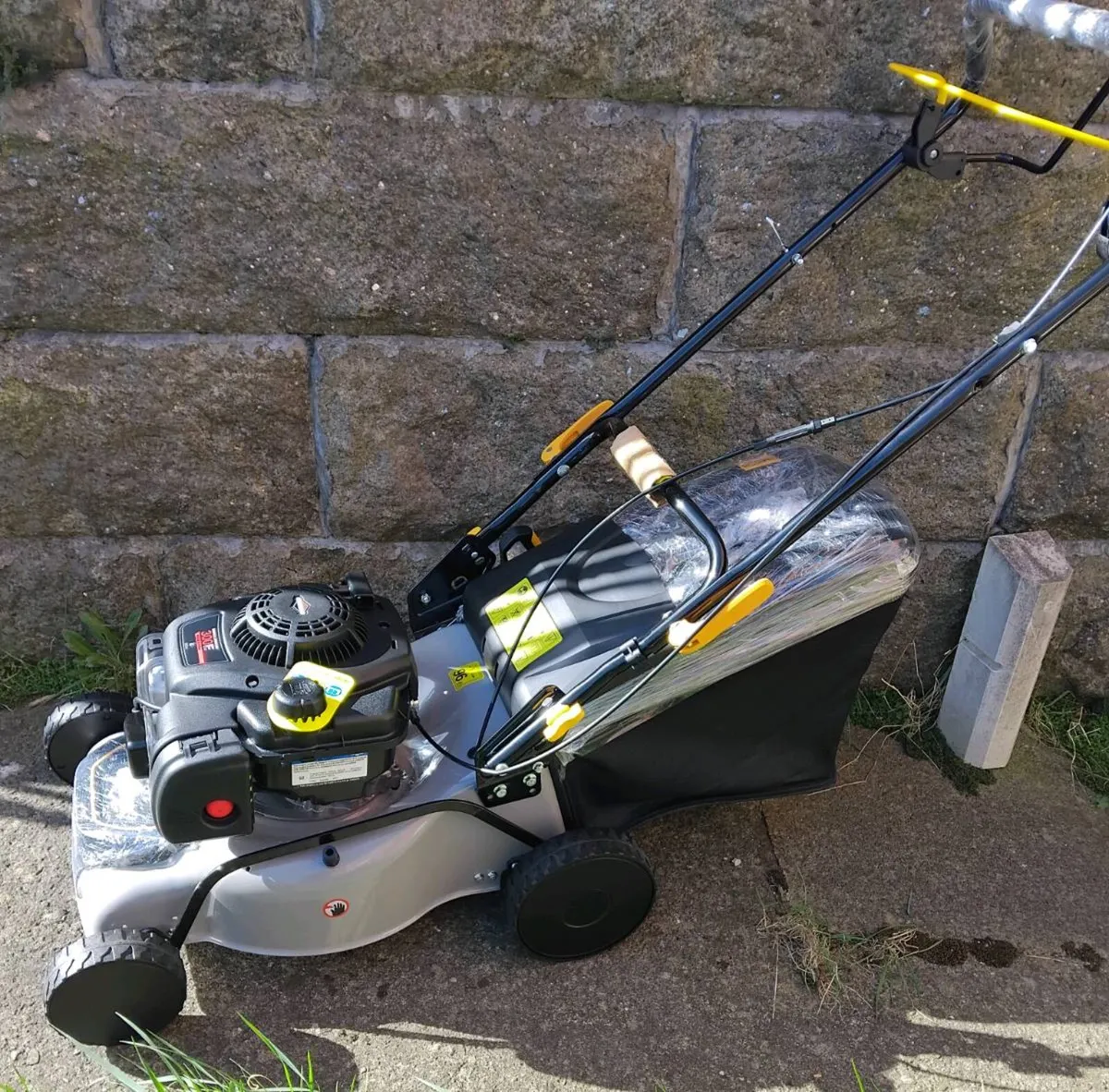 New briggs mower mulcher selfpropelled 42cm cut