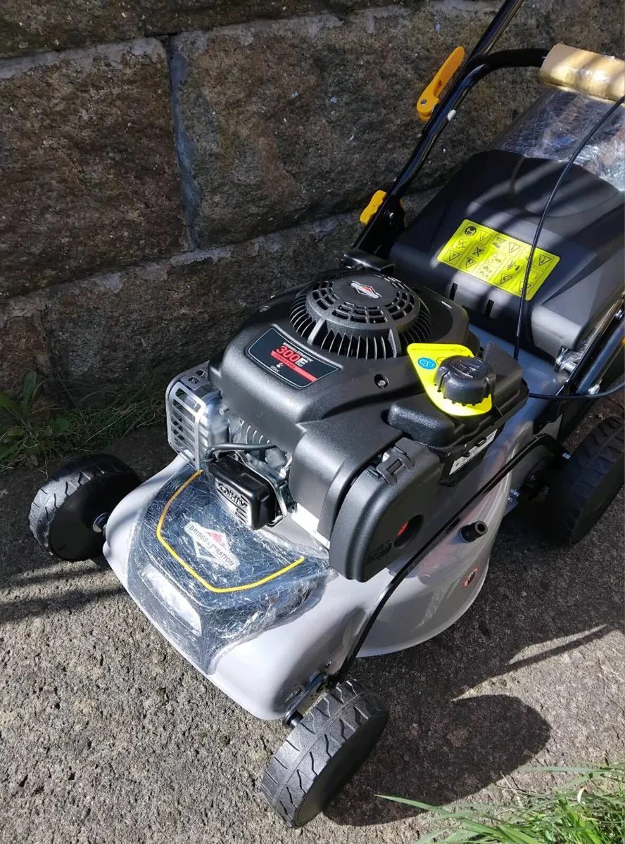 Lawnmower new briggs 42cm selfpropelled - Image 2