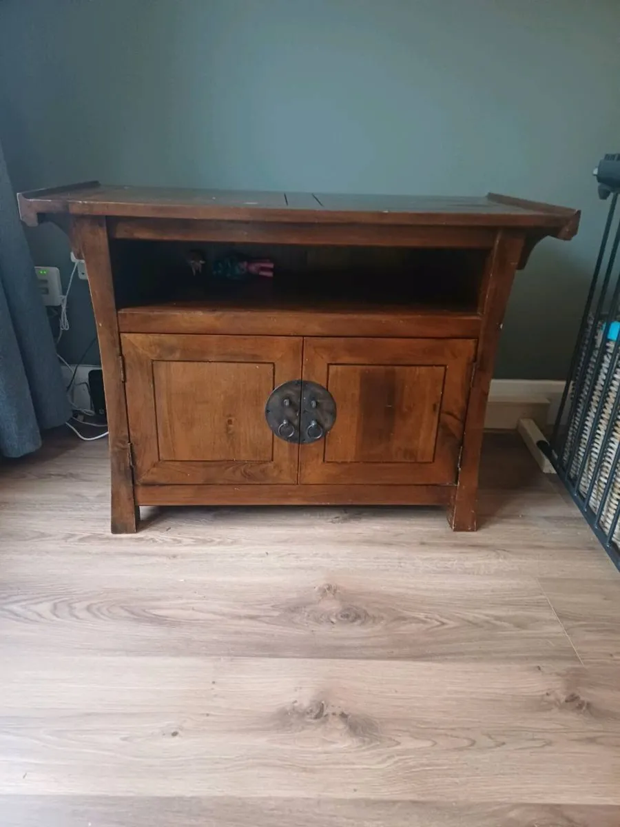 Cabinet TV stand - Image 1