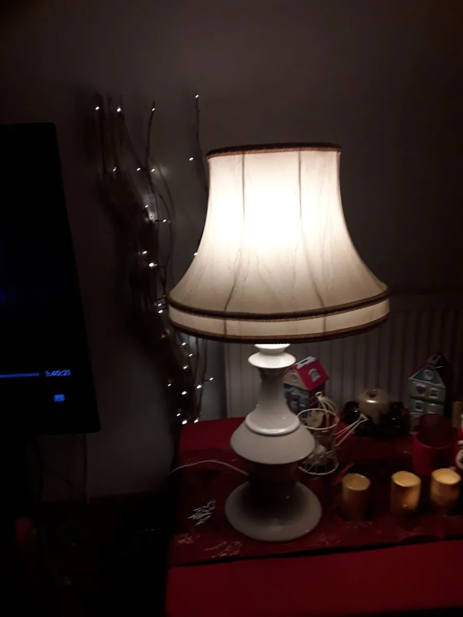 Lovely porcelain vintage table lamp - Image 1