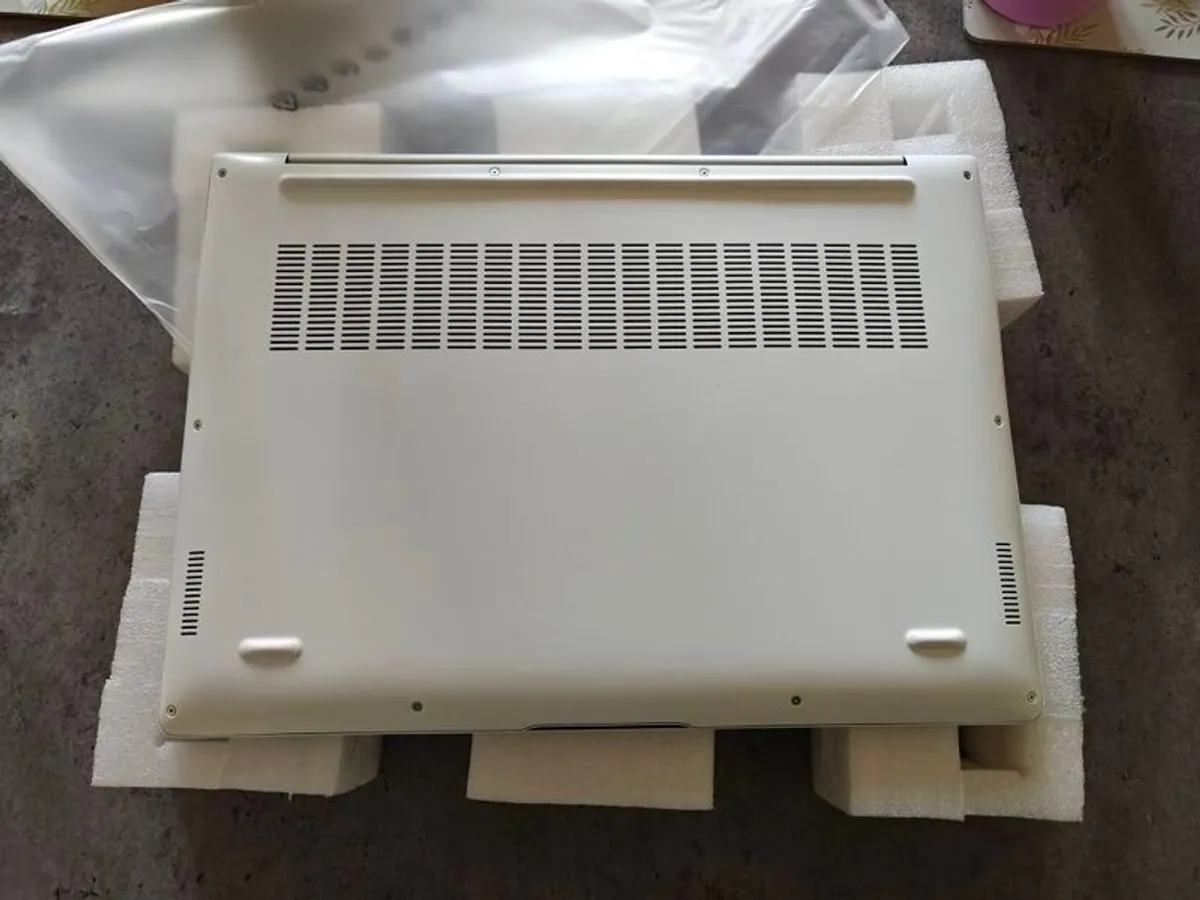 Honor Magic Book 14 Pro 2026 model Global version. - Image 4