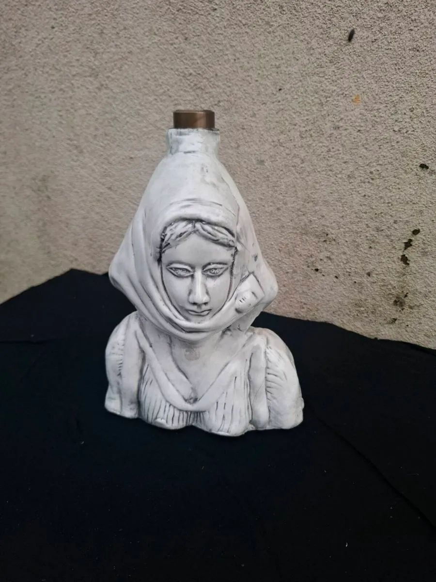 White lady bottle postage possible - Image 1