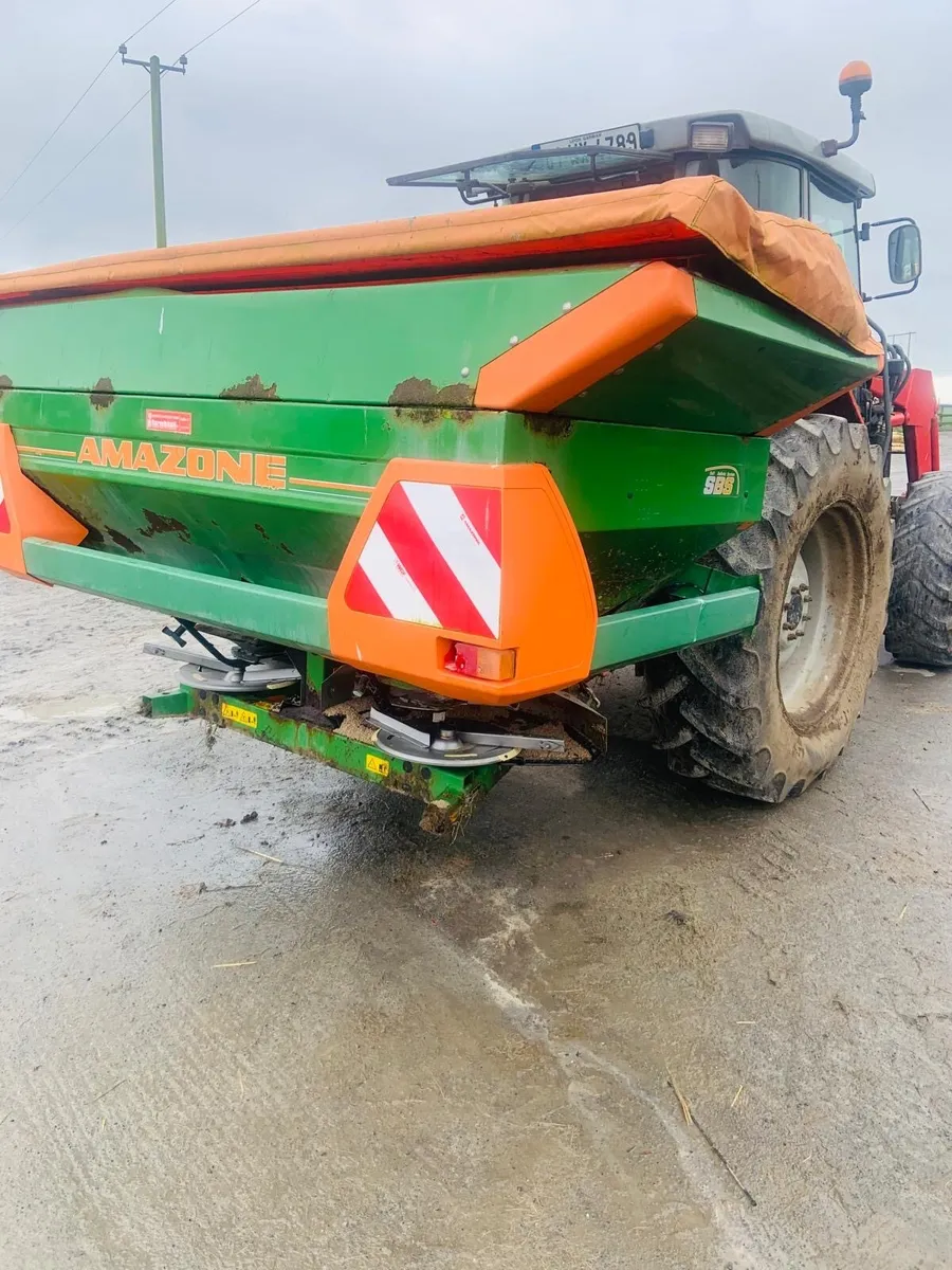 2 Amazone Spreaders - Image 1