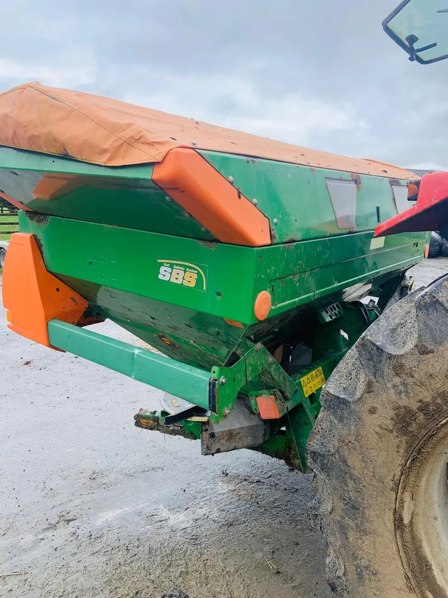 2 Amazone Spreaders - Image 2