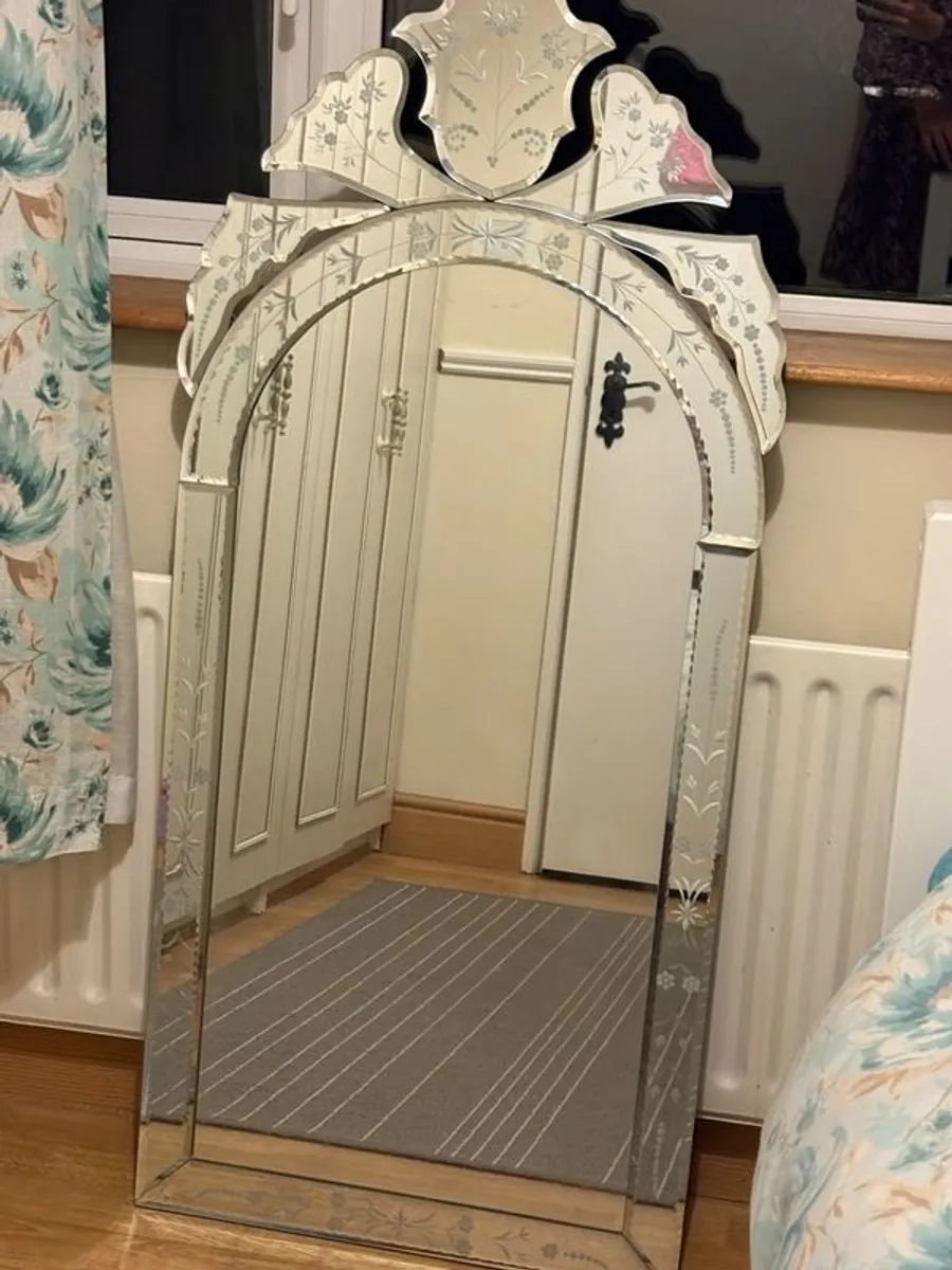 Ornate large mirror. - Image 3